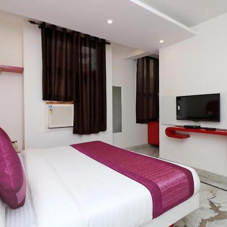 Hotel Leo Continental New Delhi Exterior photo
