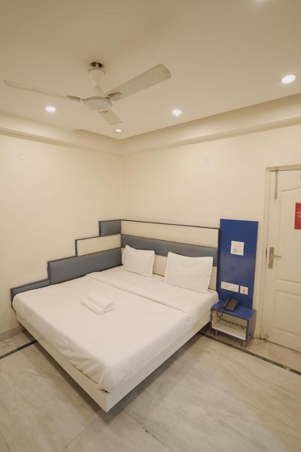 Hotel Leo Continental New Delhi Exterior photo