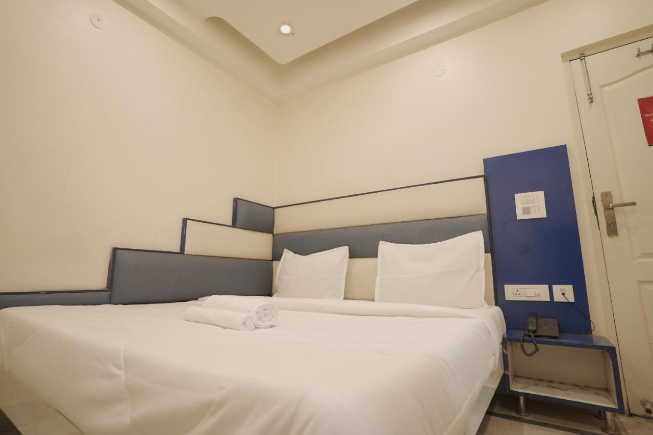 Hotel Leo Continental New Delhi Exterior photo
