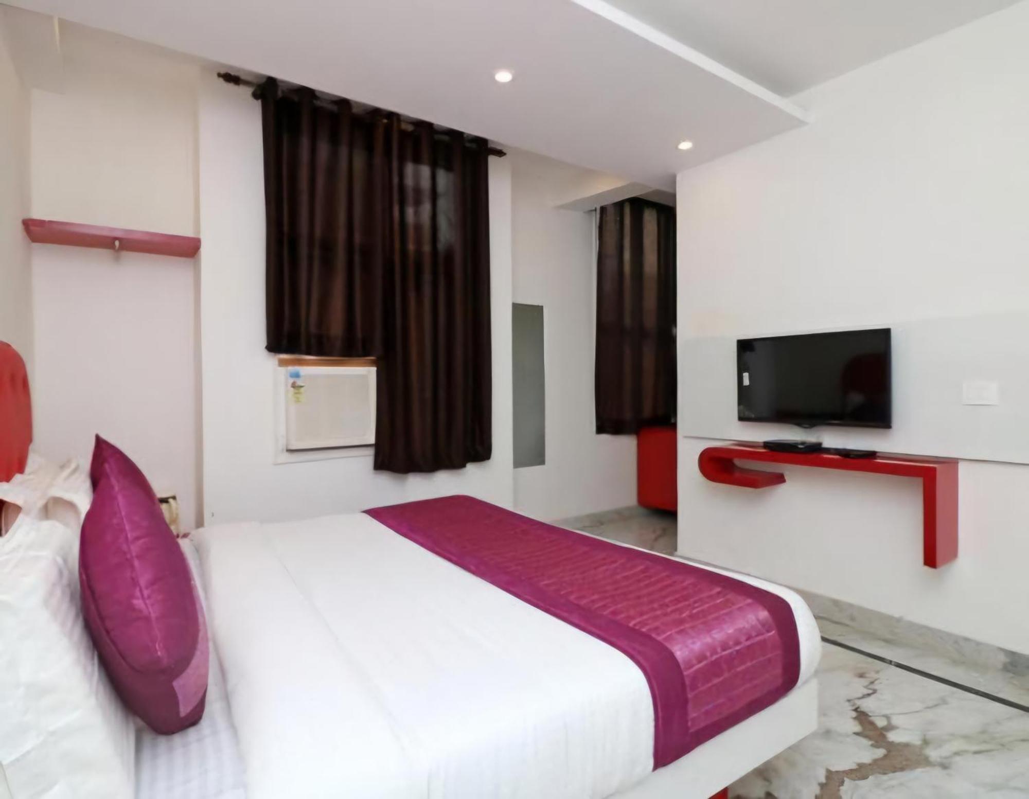Hotel Leo Continental New Delhi Exterior photo