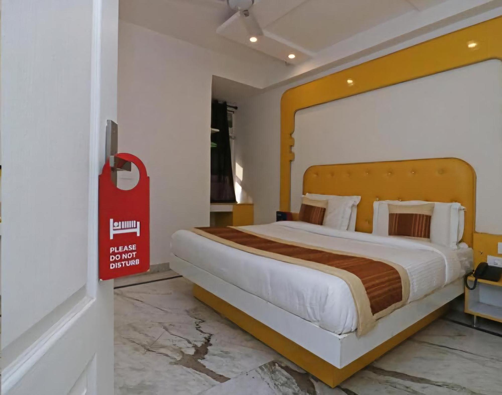 Hotel Leo Continental New Delhi Exterior photo